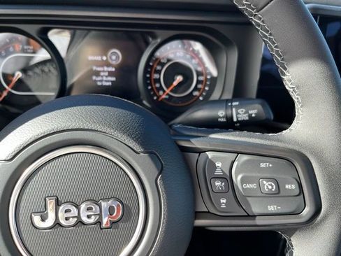 New 2026 Jeep Gladiator Mojave w/ Technology Group AWD/4WD image 28