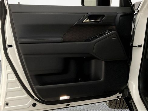 Used 2024 Lexus GX 550 w/ Accessory Package (2T) AWD/4WD image 20