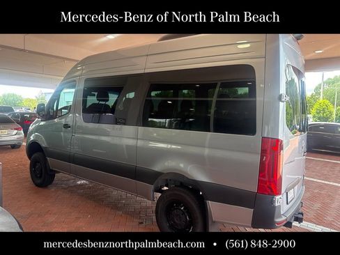 Used 2025 Mercedes-Benz Sprinter 2500 image 3