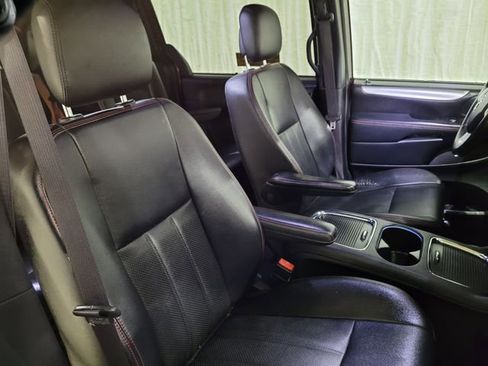 Used 2017 Dodge Grand Caravan GT image 51
