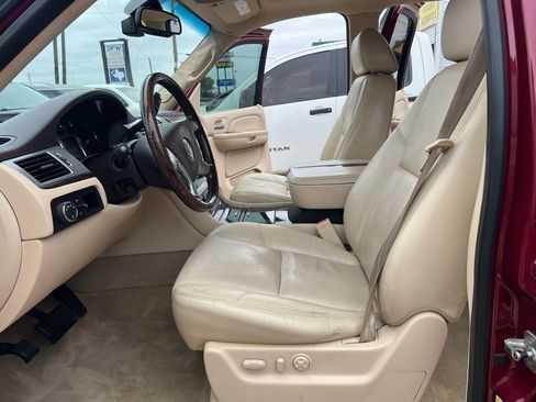 Used 2007 Cadillac Escalade AWD w/ Information Package image 12