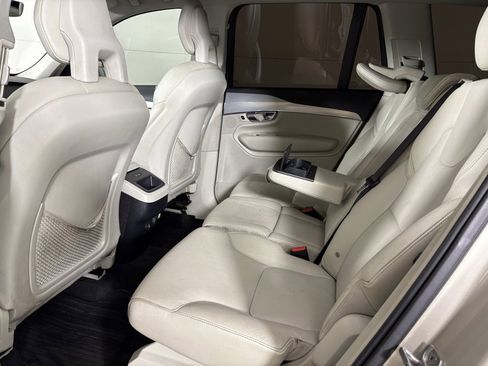 Used 2016 Volvo XC90 T5 Momentum image 35