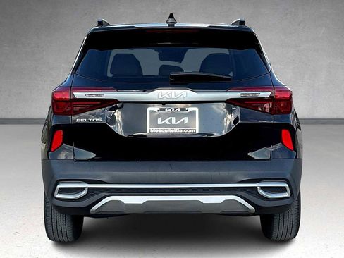 Certified 2022 Kia Seltos EX image 5