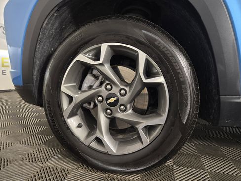 Certified 2025 Chevrolet Trax LT w/ LT Convenience Package image 31