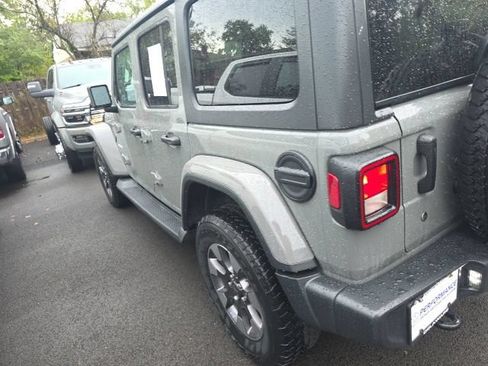 Used 2018 Jeep Wrangler Unlimited Sahara w/ Cold Weather Group AWD/4WD image 11