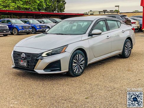 Used 2023 Nissan Altima 2.5 SV AWD/4WD image 4