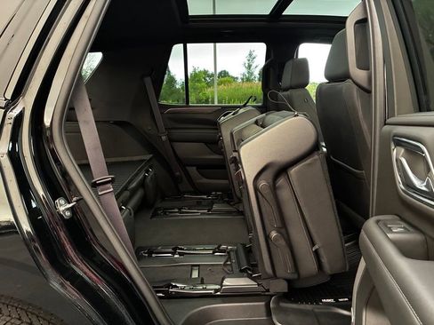 Used 2023 Chevrolet Tahoe Z71 w/ Z71 Off-Road Package AWD/4WD image 33