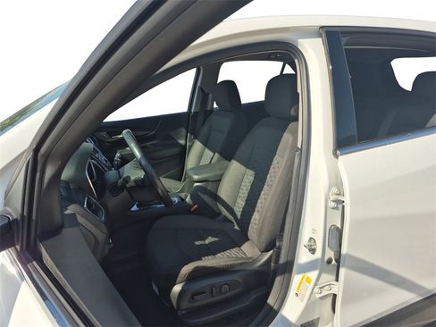 Used 2020 Chevrolet Equinox LT image 16