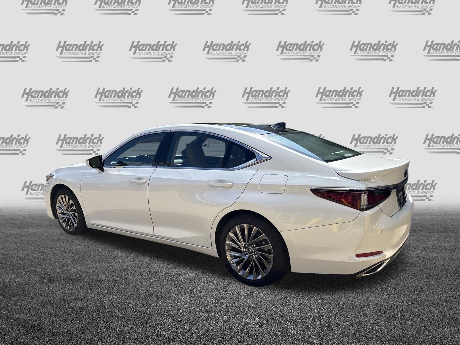 Used 2025 Lexus ES 350 Ultra Luxury FWD image 8