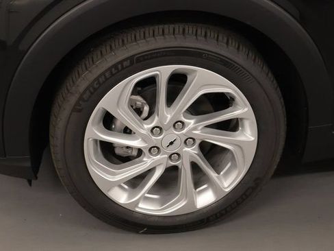 New 2027 Chevrolet Bolt LT w/ Comfort Package FWD image 8