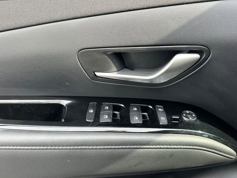 Used 2022 Hyundai Tucson Limited image 12