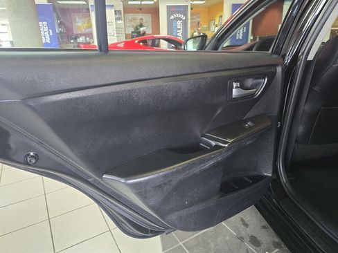 Used 2015 Toyota Camry SE image 10