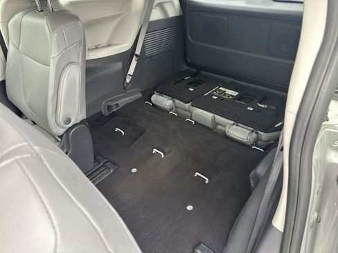 Used 2024 Toyota Sienna XLE image 29