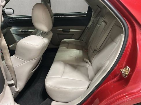 Used 2006 Chrysler 300 C image 21