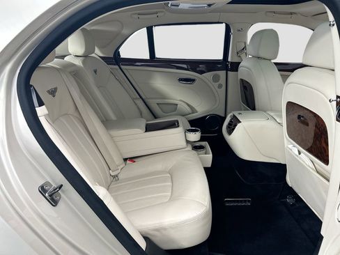 Used 2016 Bentley Mulsanne image 22