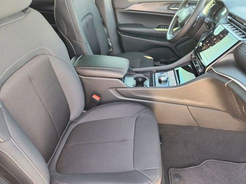 New 2026 Jeep Grand Cherokee Laredo image 16