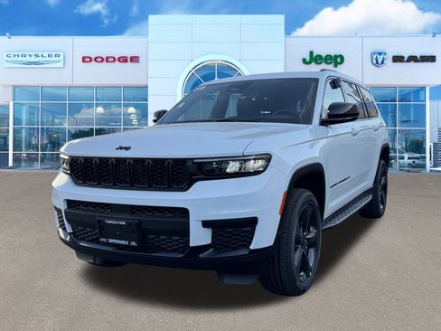 New 2025 Jeep Grand Cherokee L Altitude image 4