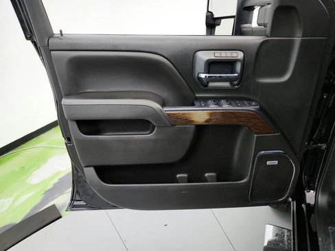 Used 2018 GMC Sierra 3500 Denali w/ Duramax Plus Package image 22