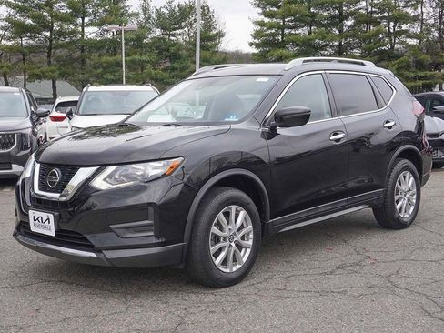 Used 2020 Nissan Rogue SV image 6
