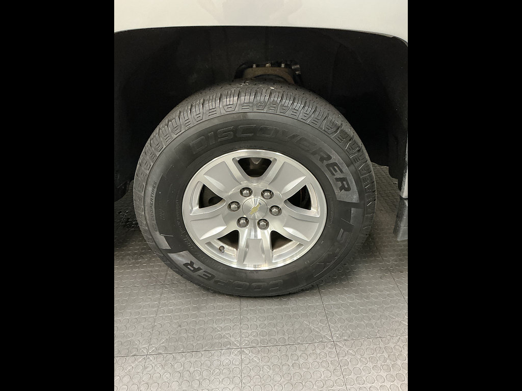Used 2018 Chevrolet Silverado 1500 LT w/ All Star Edition AWD/4WD image 37