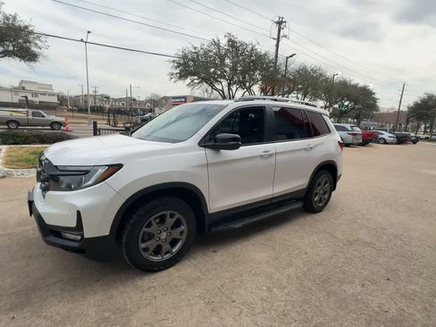 Used 2024 Honda Passport TrailSport image 4