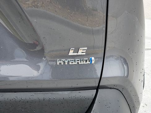 Used 2021 Toyota RAV4 LE image 30