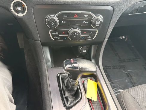 Used 2018 Dodge Charger SXT w/ Blacktop Package image 15
