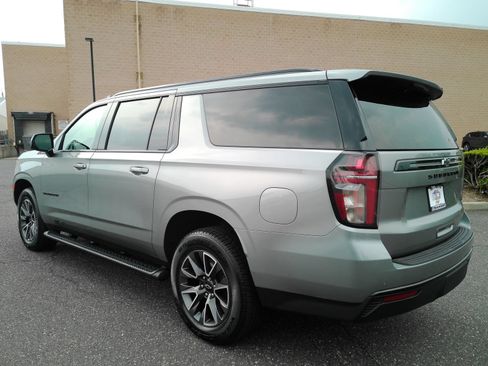 Certified 2023 Chevrolet Suburban Z71 w/ Luxury Package AWD/4WD image 5