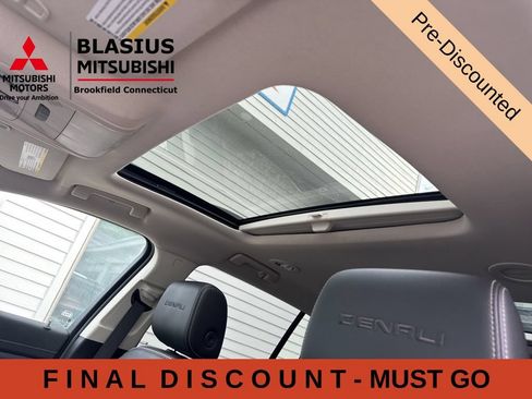 Used 2023 GMC Acadia Denali w/ Black Diamond Edition AWD/4WD image 33