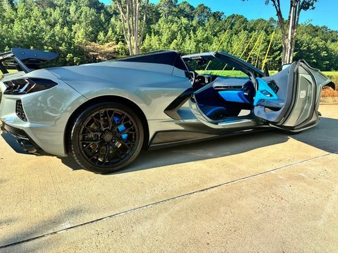 Used 2023 Chevrolet Corvette Stingray Premium Conv w/ Z51 Performance Package RWD image 35