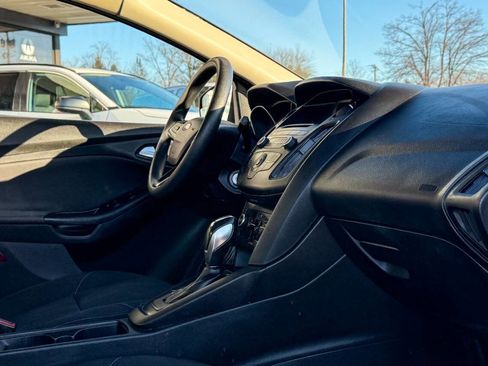 Used 2016 Ford Focus SE w/ Reverse Sensing Package image 13