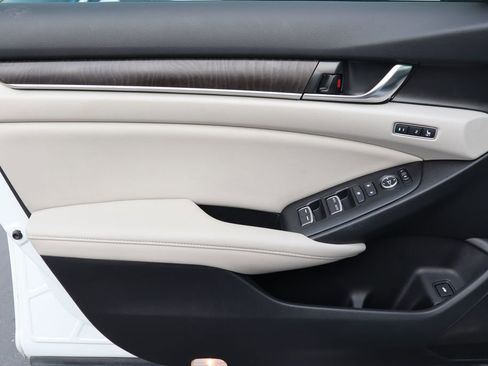 Used 2021 Honda Accord Touring image 23