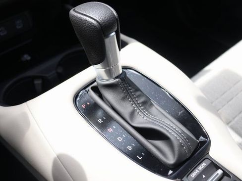 New 2026 Honda HR-V LX image 17