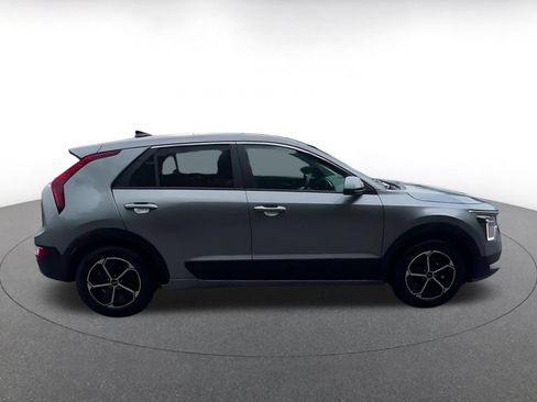 Used 2026 Kia Niro LX FWD image 16