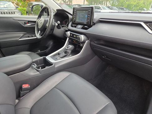 Used 2022 Toyota RAV4 XLE Premium FWD image 14