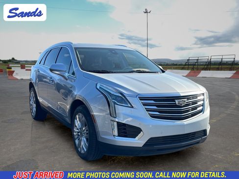 Used 2017 Cadillac XT5 Premium Luxury FWD image 1