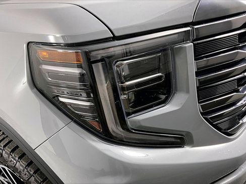 Used 2024 GMC Sierra 1500 AT4 w/ Technology Package image 33