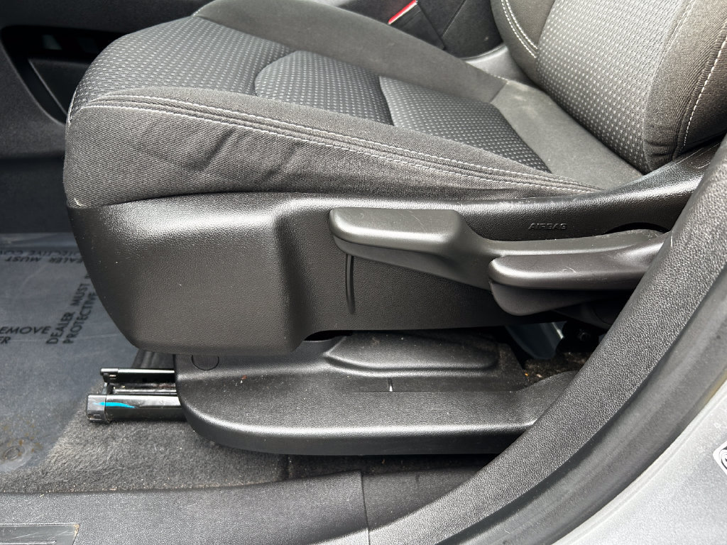 Used 2023 GMC Terrain SLE FWD image 24