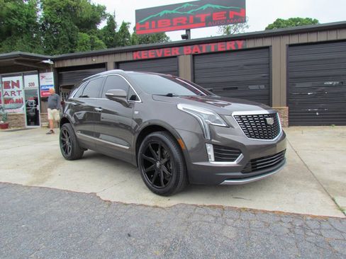 Used 2020 Cadillac XT5 Premium Luxury FWD image 1