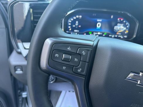 Used 2025 Chevrolet Silverado 2500 ZR2 w/ Technology Package AWD/4WD image 22