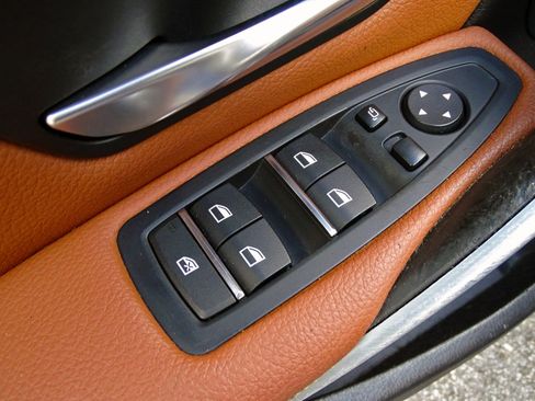 Used 2017 BMW 330i xDrive Sedan image 23