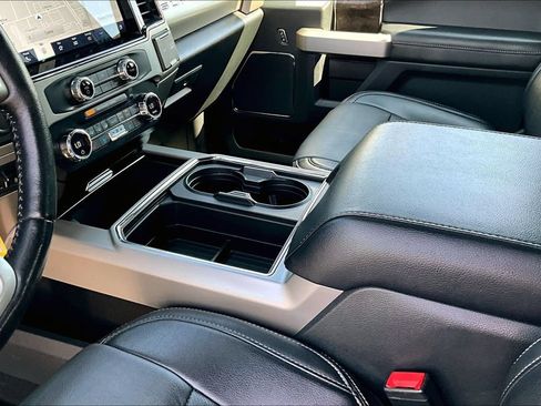 Used 2022 Ford F250 Lariat w/ Lariat Value Package AWD/4WD image 20