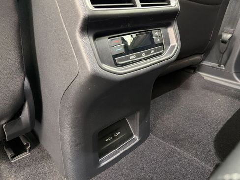 New 2026 Volkswagen Atlas SE FWD image 31