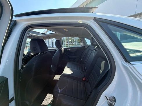 Certified 2024 Volkswagen Jetta SE w/ Panoramic Sunroof Package FWD image 23