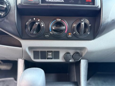 Used 2015 Toyota Tacoma 4x4 Access Cab w/ Convenience Package image 24