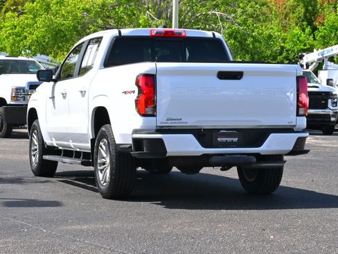 Certified 2024 Chevrolet Colorado LT w/ LT Convenience Package III image 3