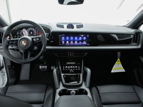 New 2026 Porsche Cayenne S image 13