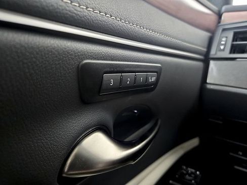 Used 2025 Lexus ES 300h w/ Premium Package FWD image 27