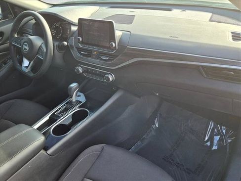 Used 2024 Nissan Altima 2.5 SV FWD image 20