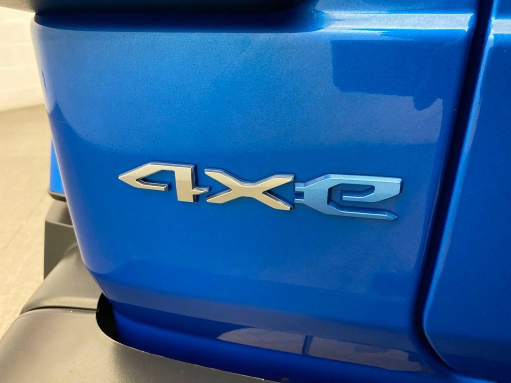 Used 2022 Jeep Wrangler Unlimited Sahara AWD/4WD image 10
